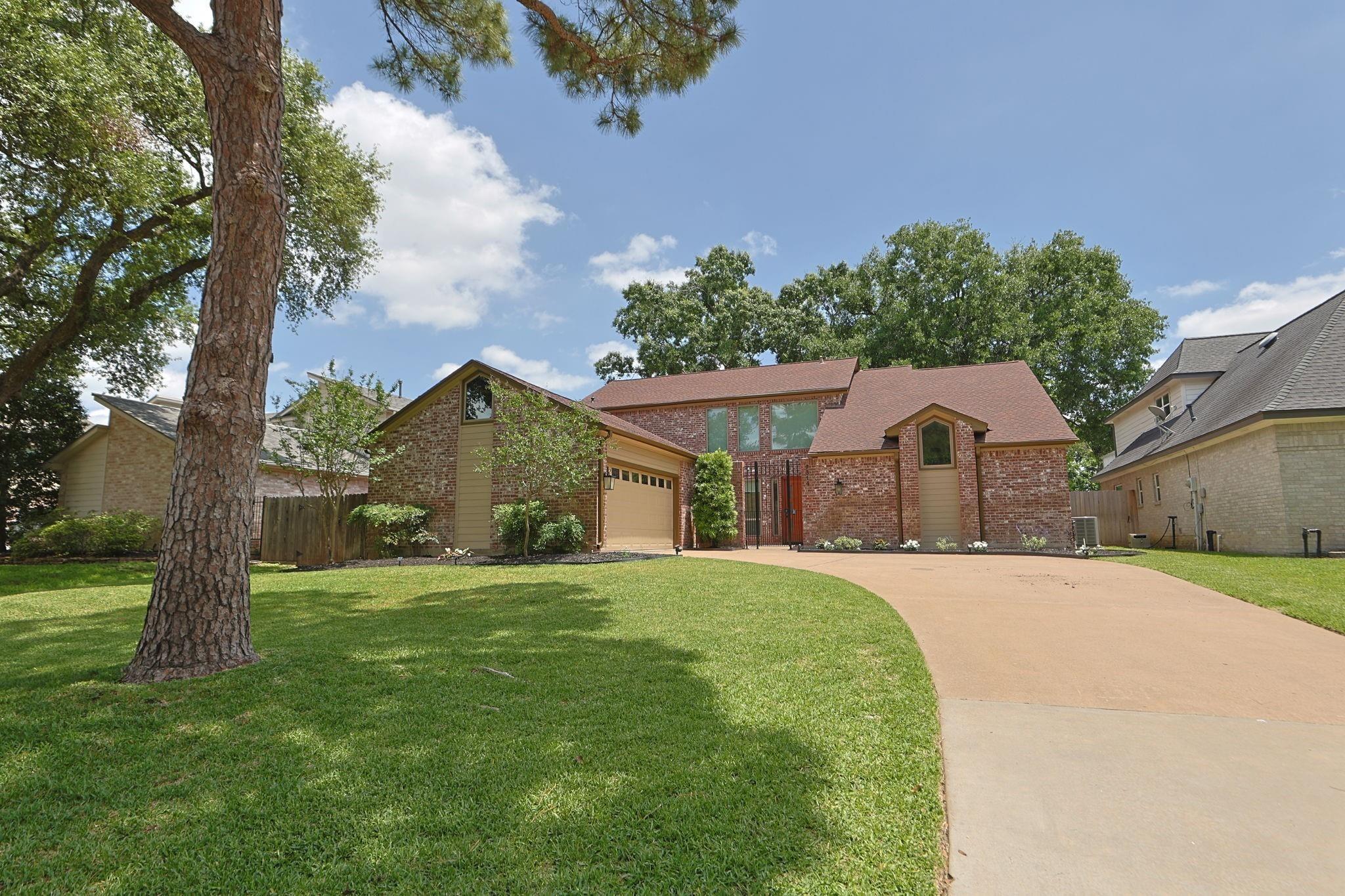 Blenheim Palace Ln, Houston, TX 77095