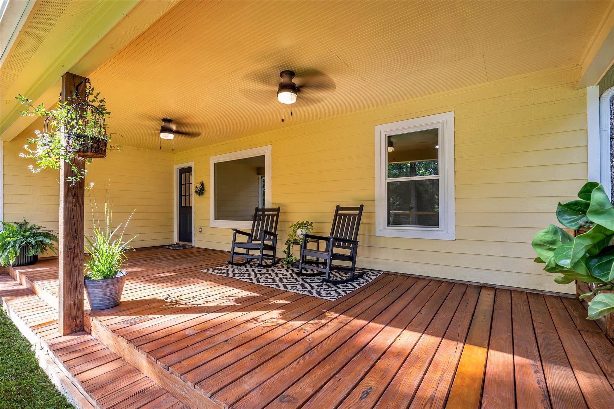Sinclair Dr, Montgomery, TX 77316
