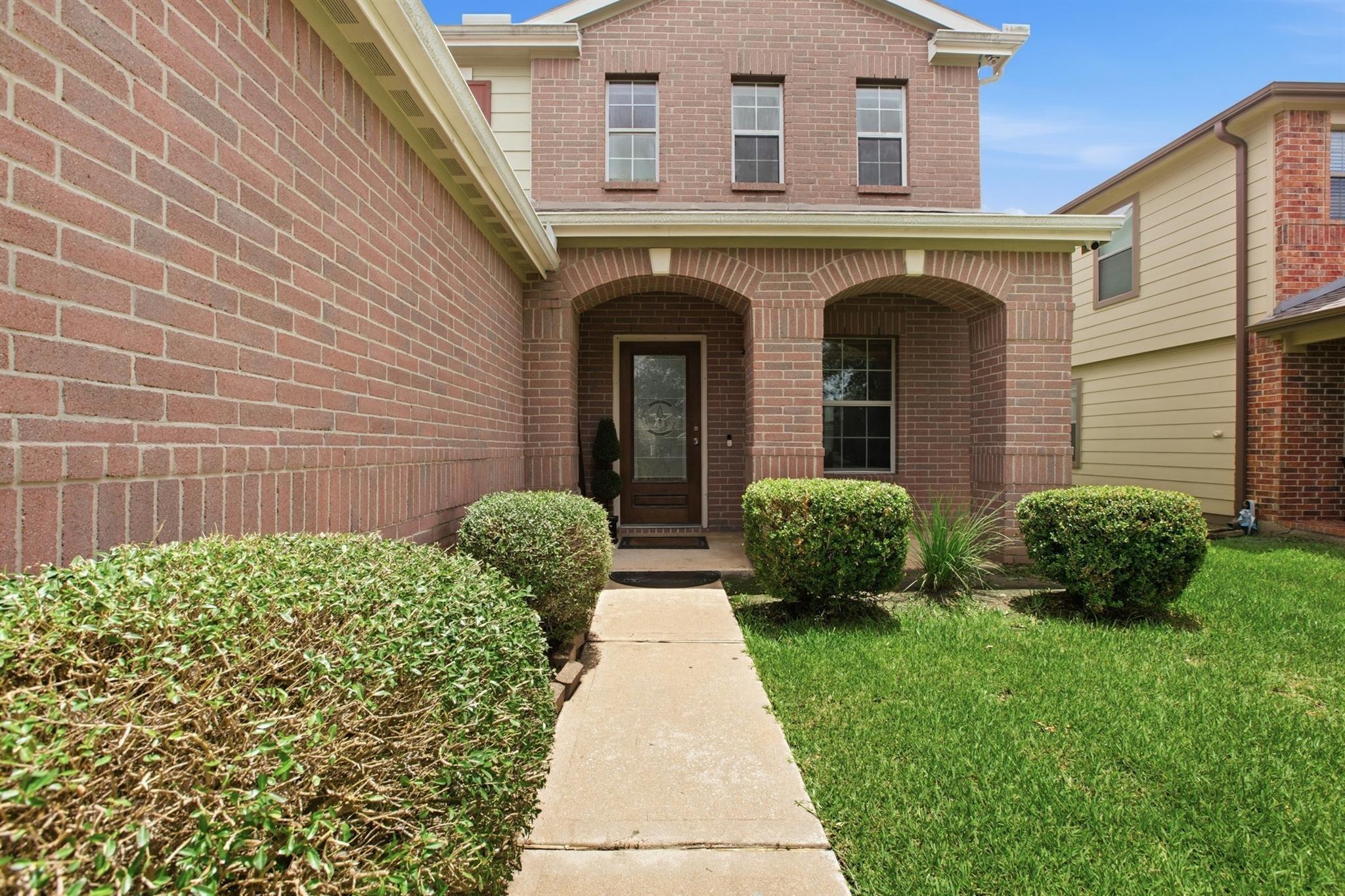 Pinos Verde Dr, Cypress, TX 77433