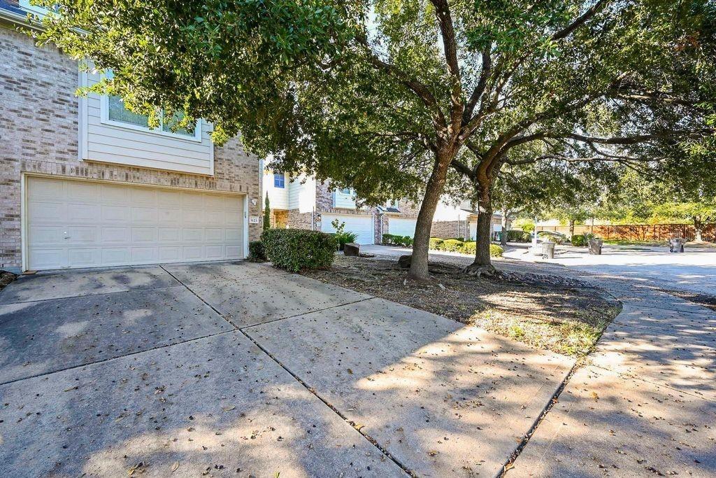 Redemption Cir, Houston, TX 77018