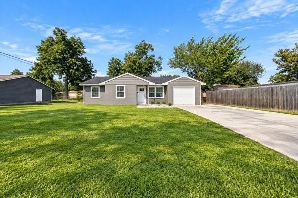 Inwood Ln, Highlands, TX 77562