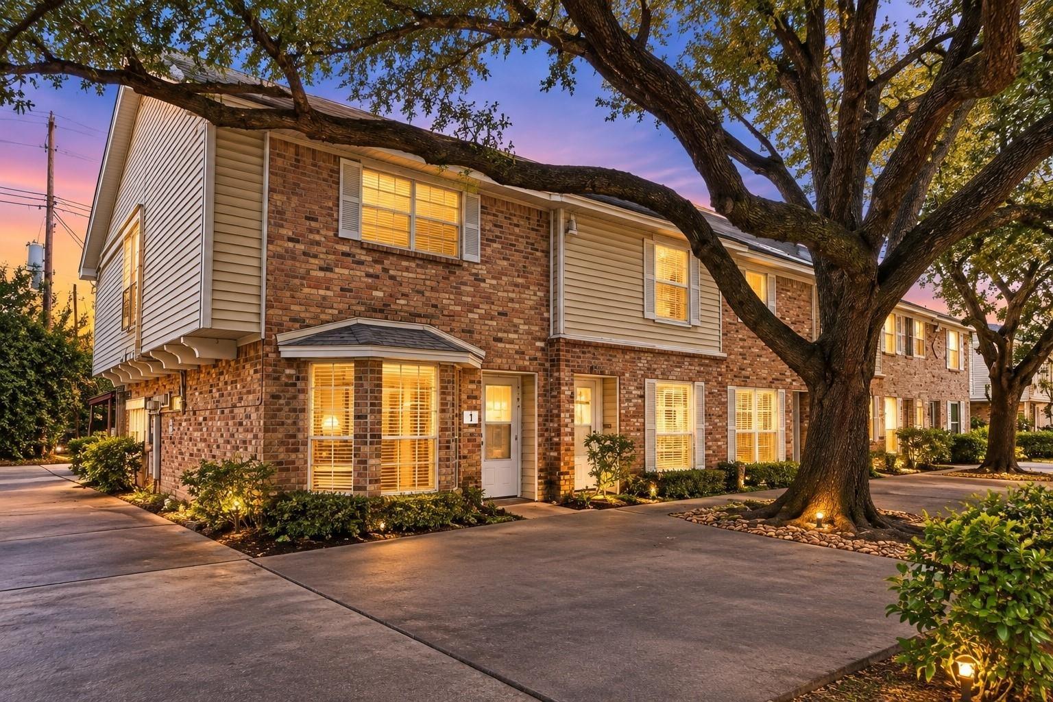 Hazelhurst Dr, Houston, TX 77043