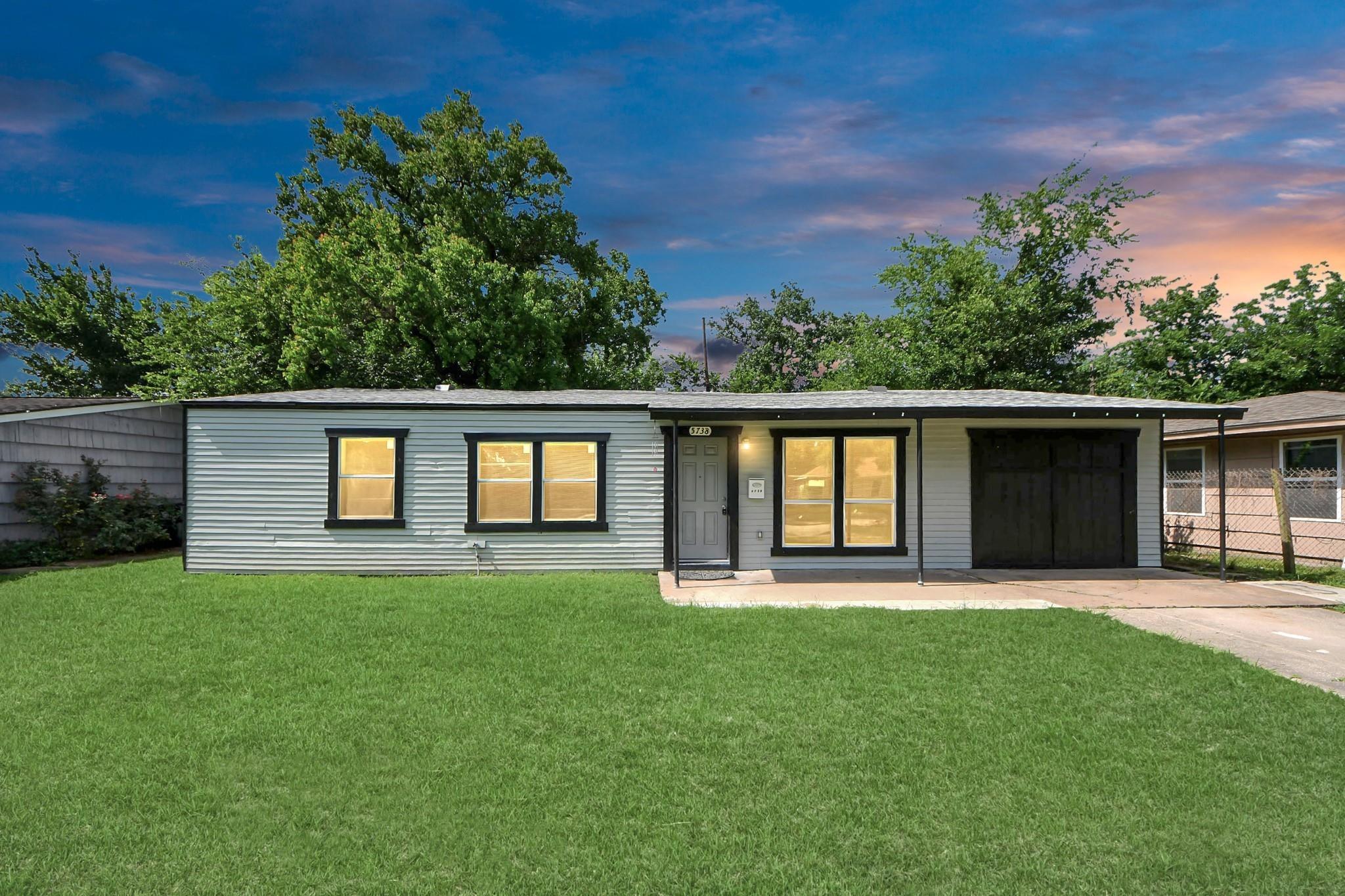 Kenilwood Dr, Houston, TX 77033