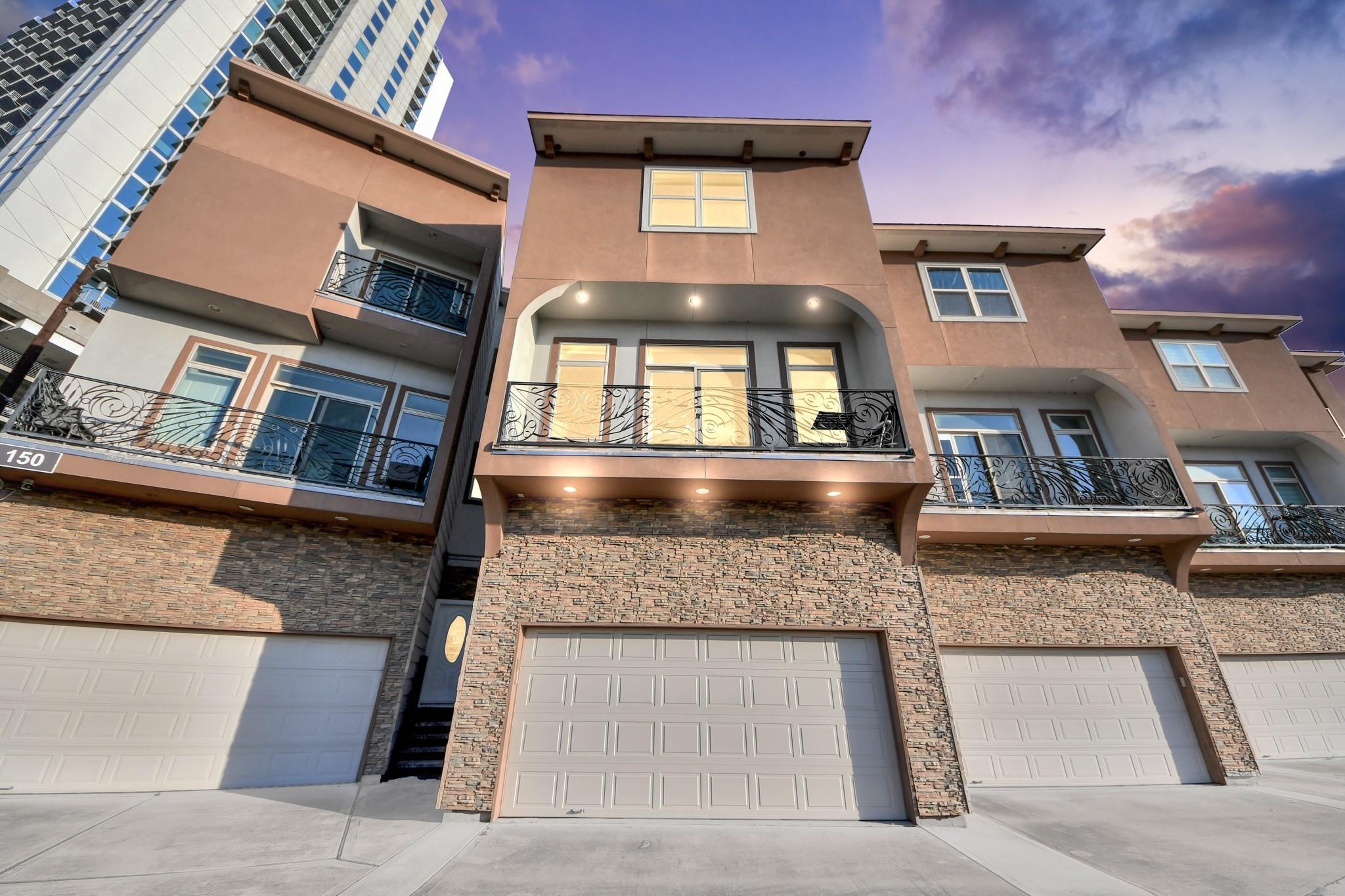 Carson Ct, Houston, TX 77004
