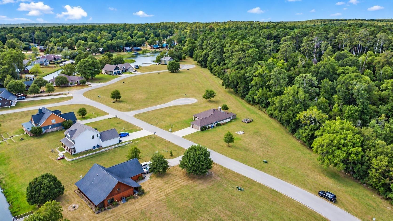Wildwood Lake Dr, Huntsville, TX 77340