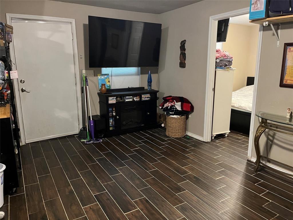 Dunnam Ave, Cleveland, TX 77327