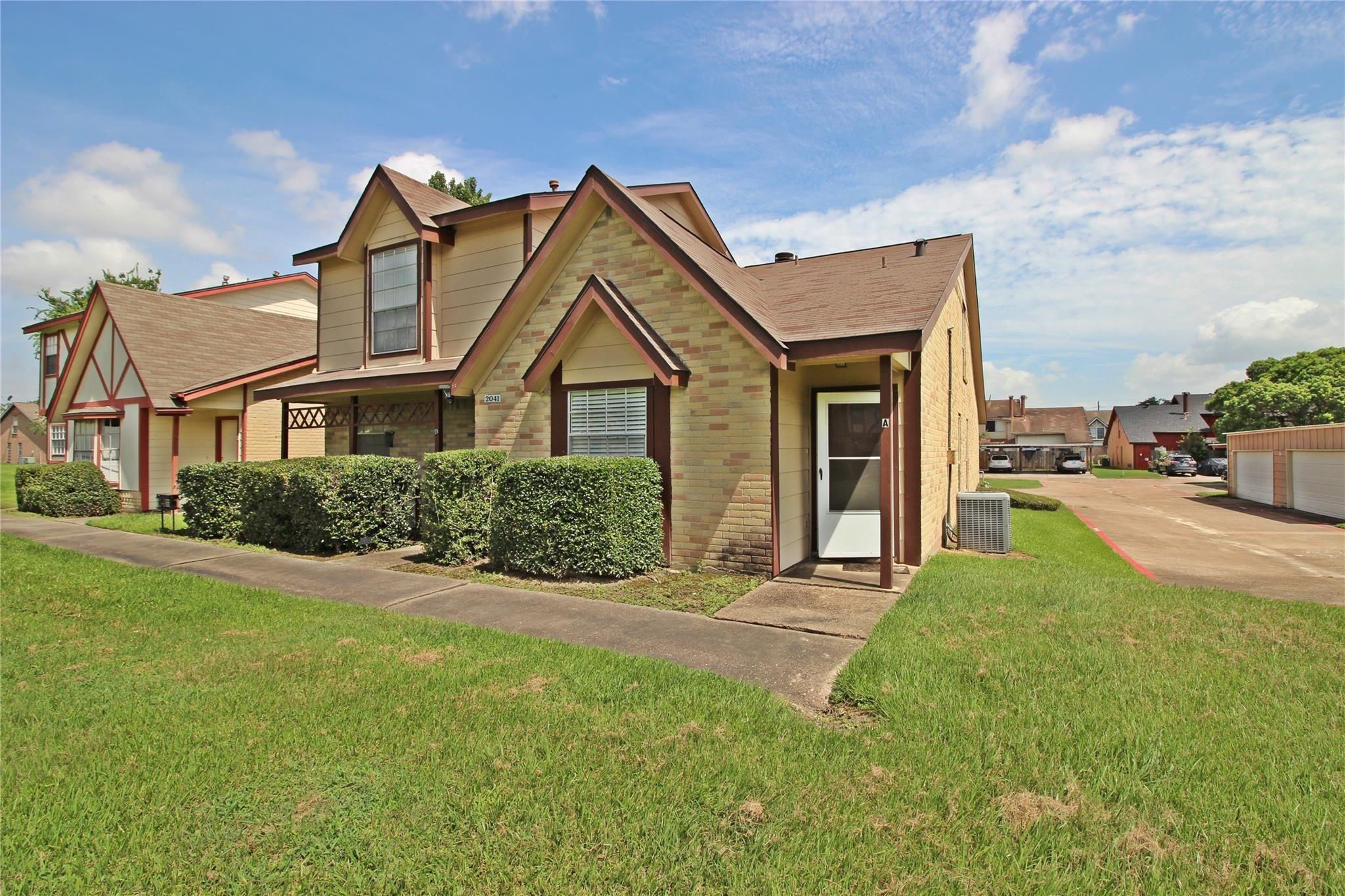 Country Village Blvd, Humble, TX 77338