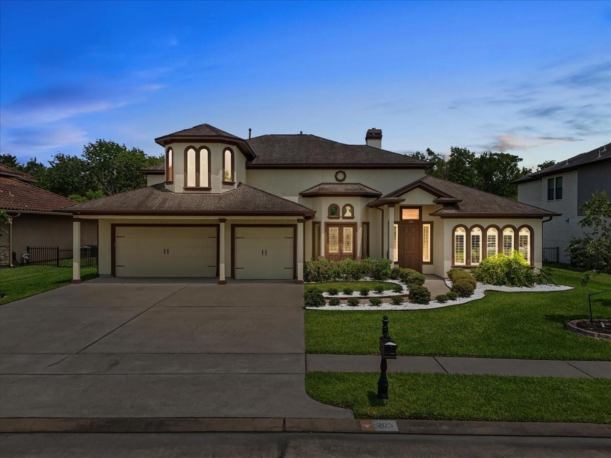 Del Monte Dr, Friendswood, TX 77546