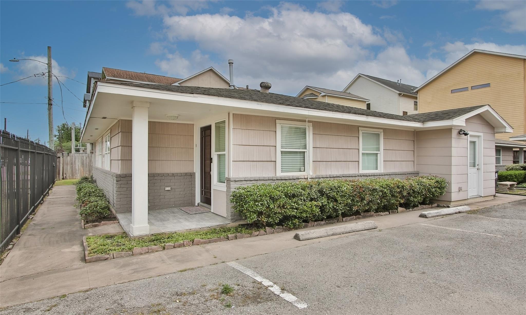 Marina St, Houston, TX 77007