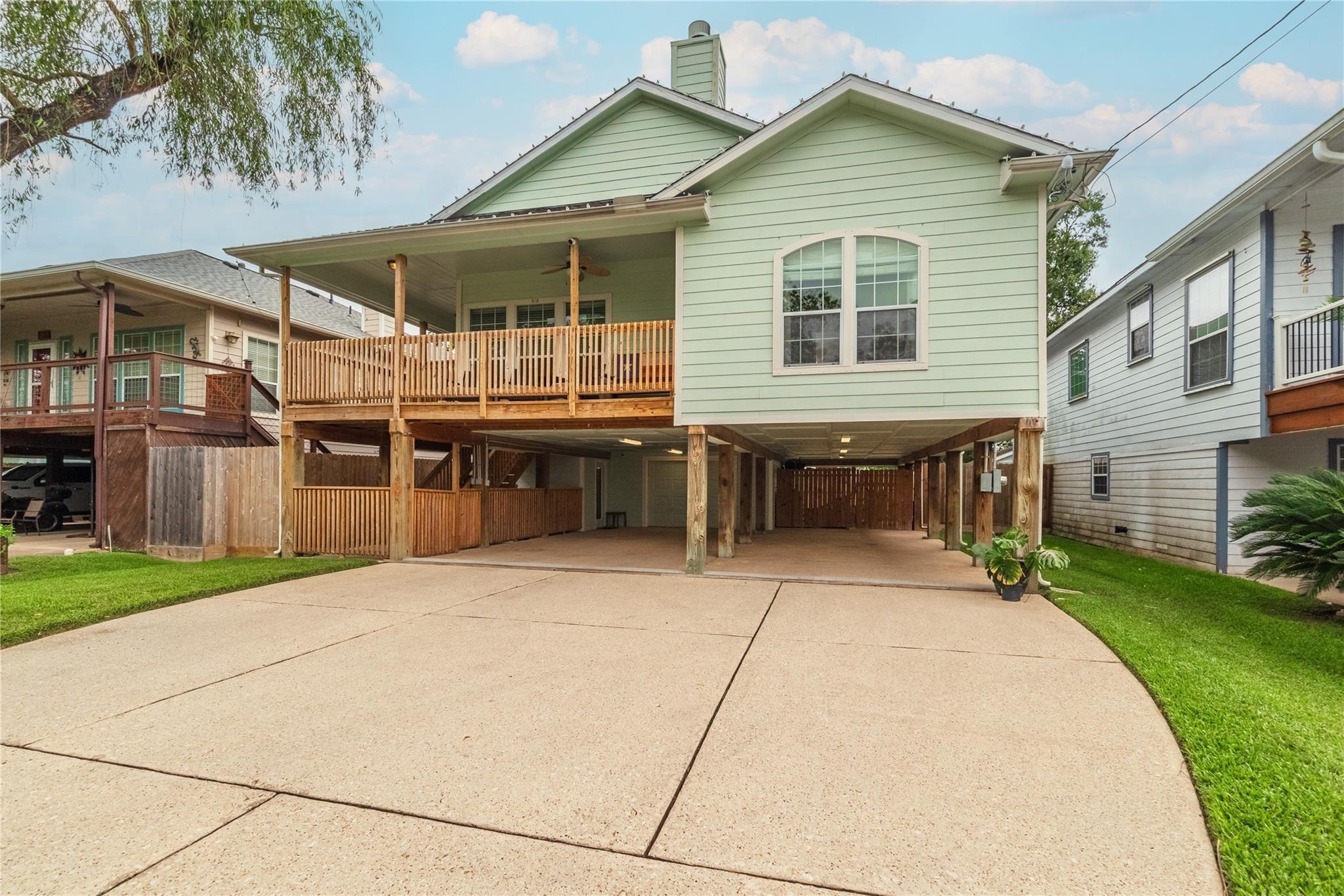 West Dr, Kemah, TX 77565