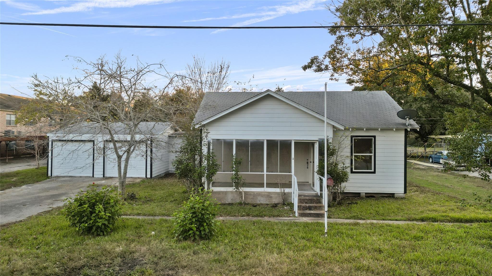 Scott St, La Marque, TX 77568
