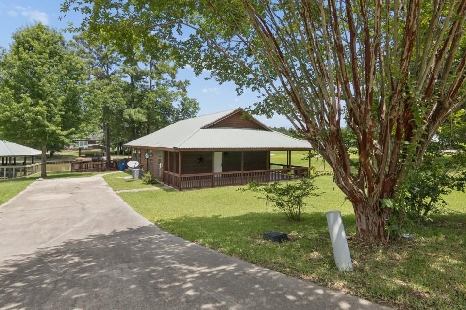 Hunters Creek Dr, Huntsville, TX 77340
