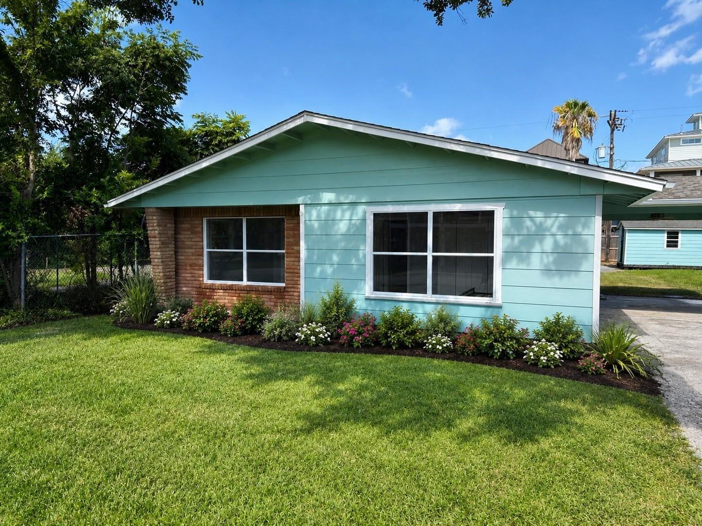 E Shore Dr, Kemah, TX 77565