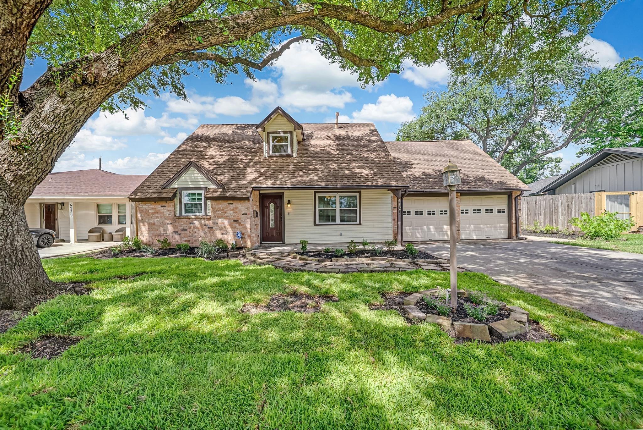 Hill Oak Dr, Houston, TX 77092