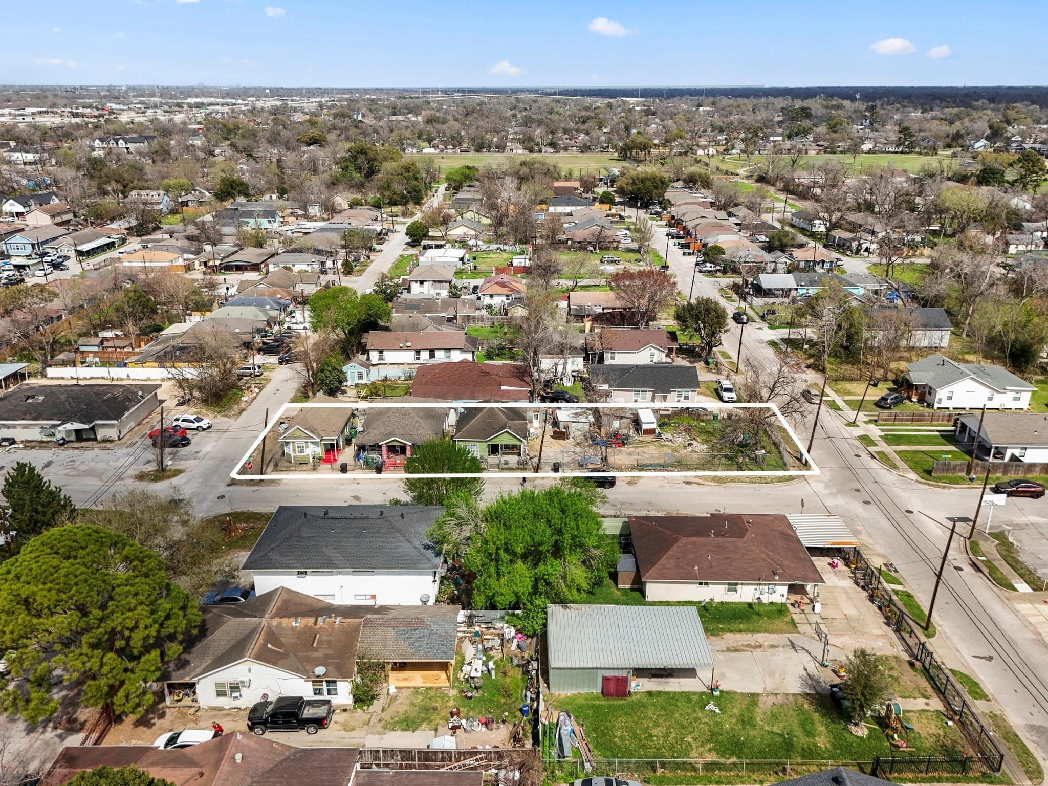 Sarah St, Houston, TX 77026