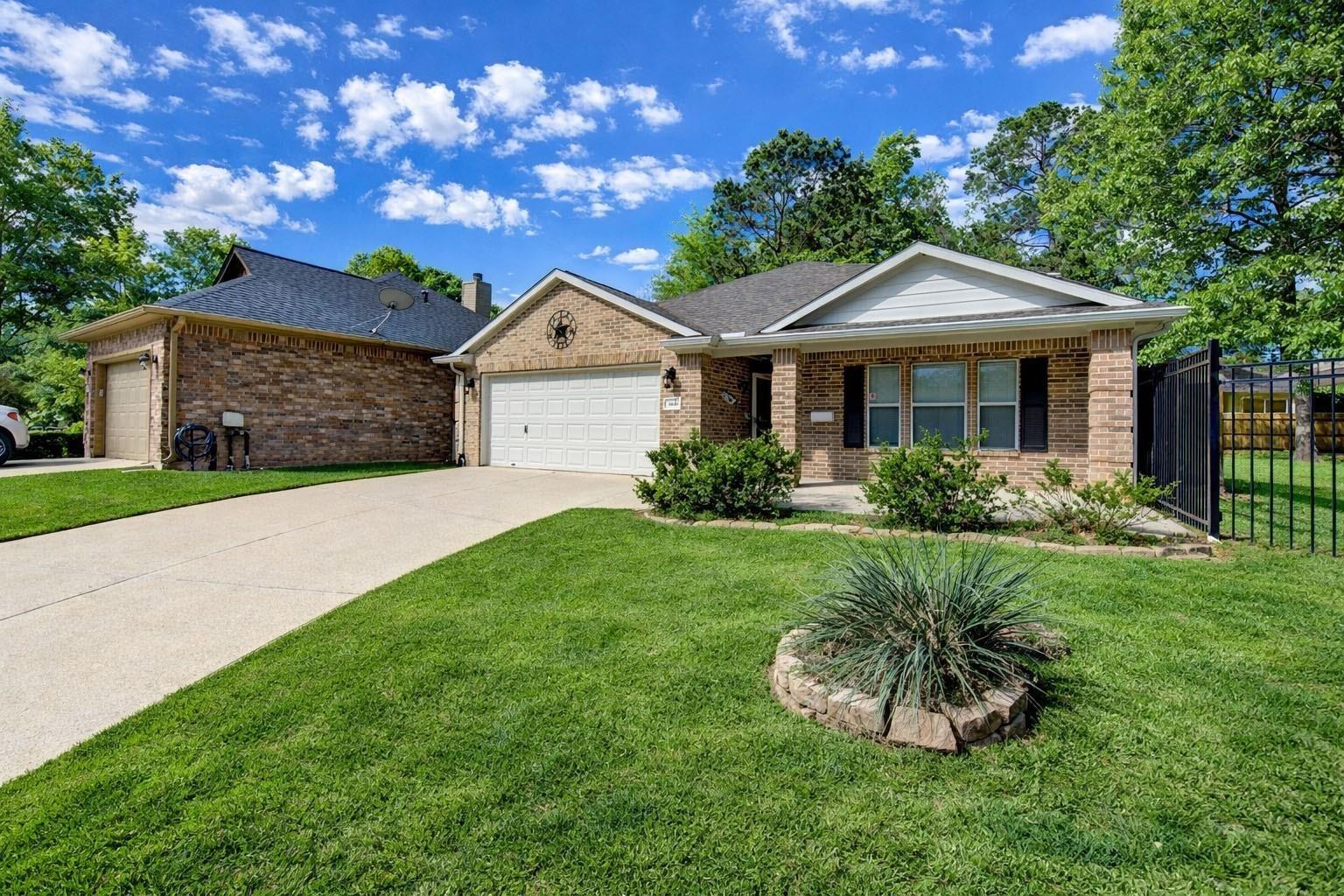 Woodland Ln, Montgomery, TX 77356