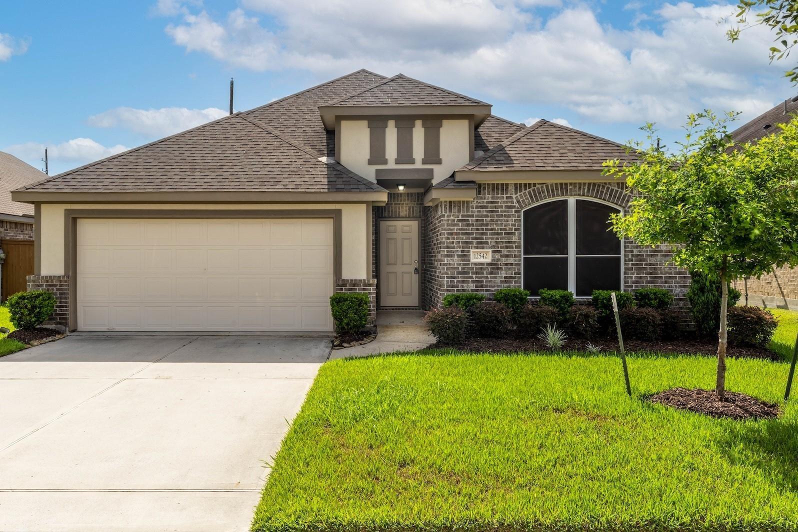 Sabine Point Dr, Humble, TX 77346