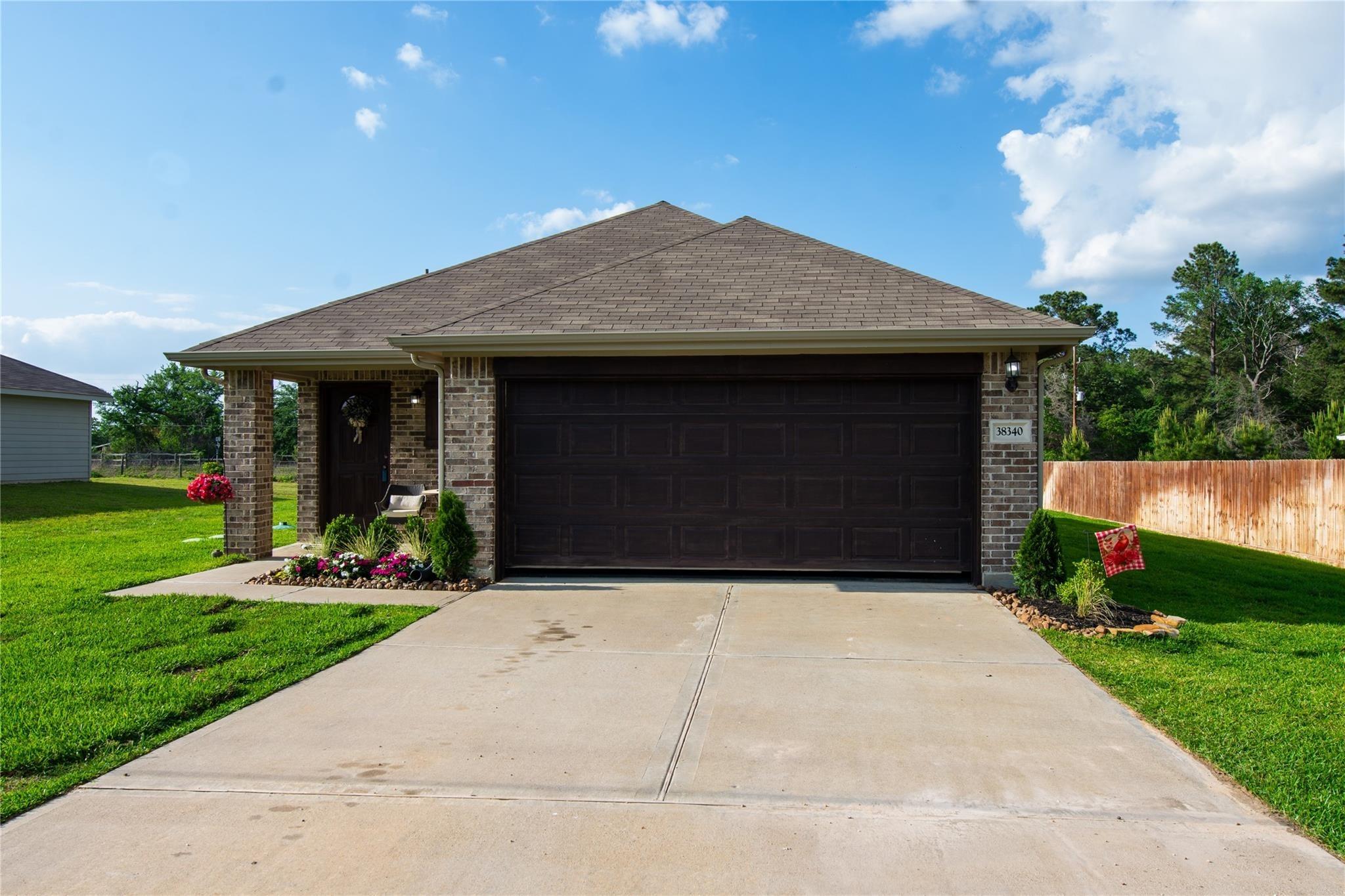 Park View Dr, Hempstead, TX 77445