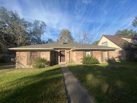 Saratoga Dr, Houston, TX 77088