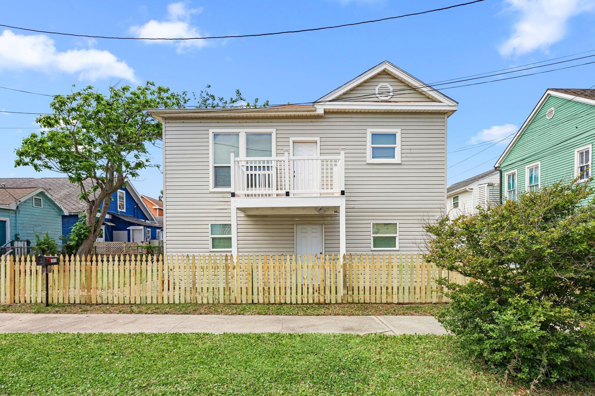30th St, Galveston, TX 77550