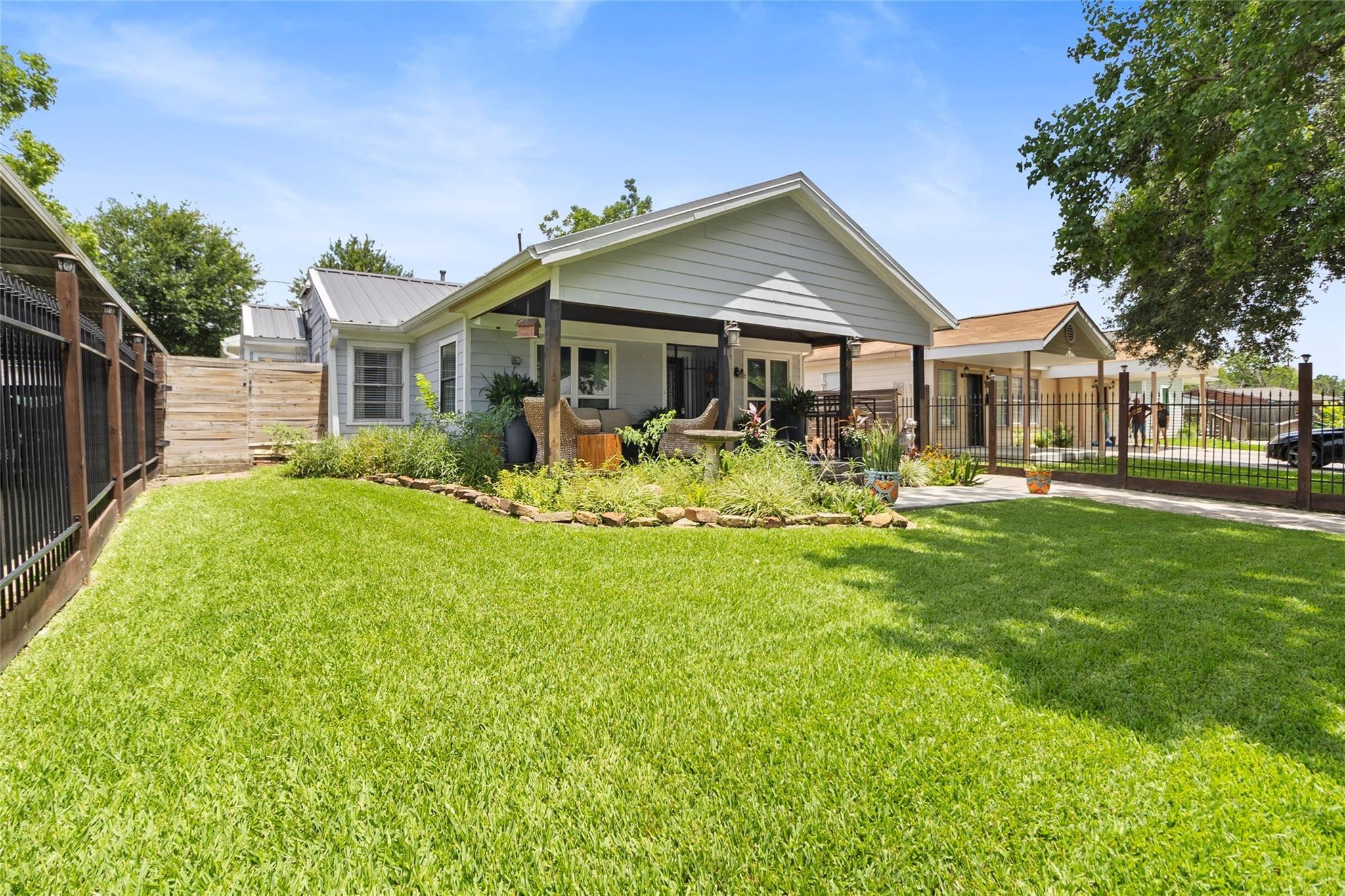 Garland St, Houston, TX 77017