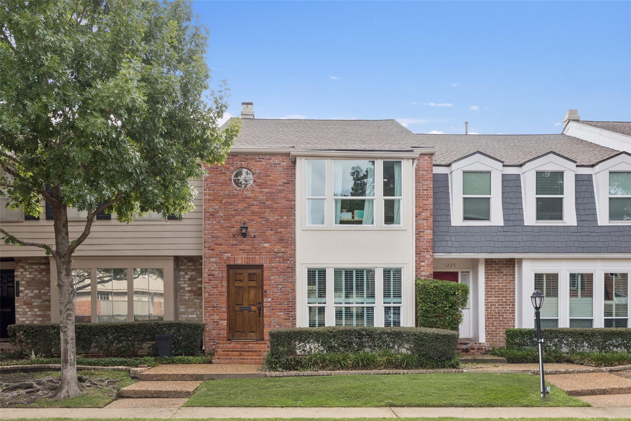 Fountain View Dr, Houston, TX 77057