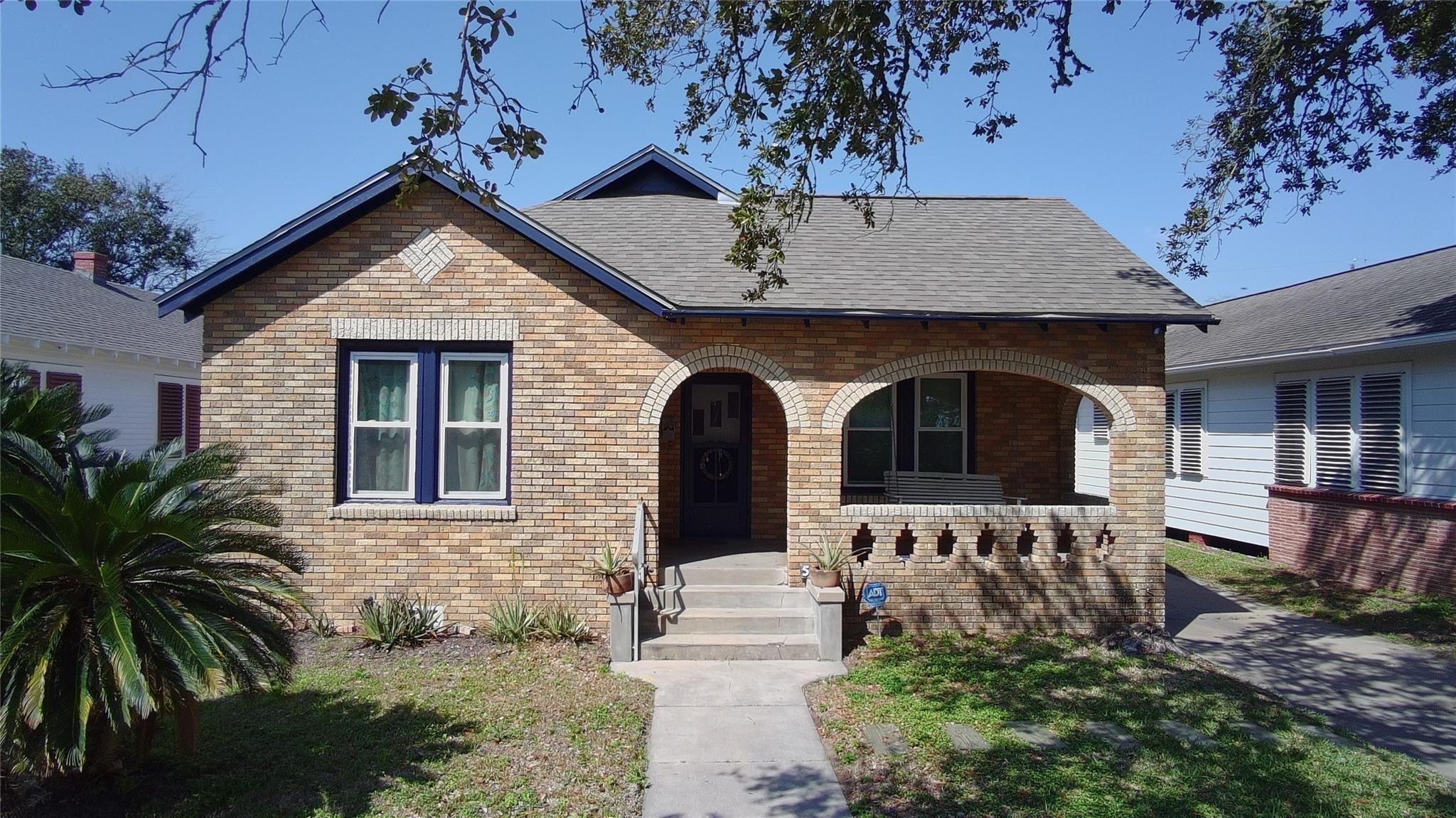 Avenue P, Galveston, TX 77551