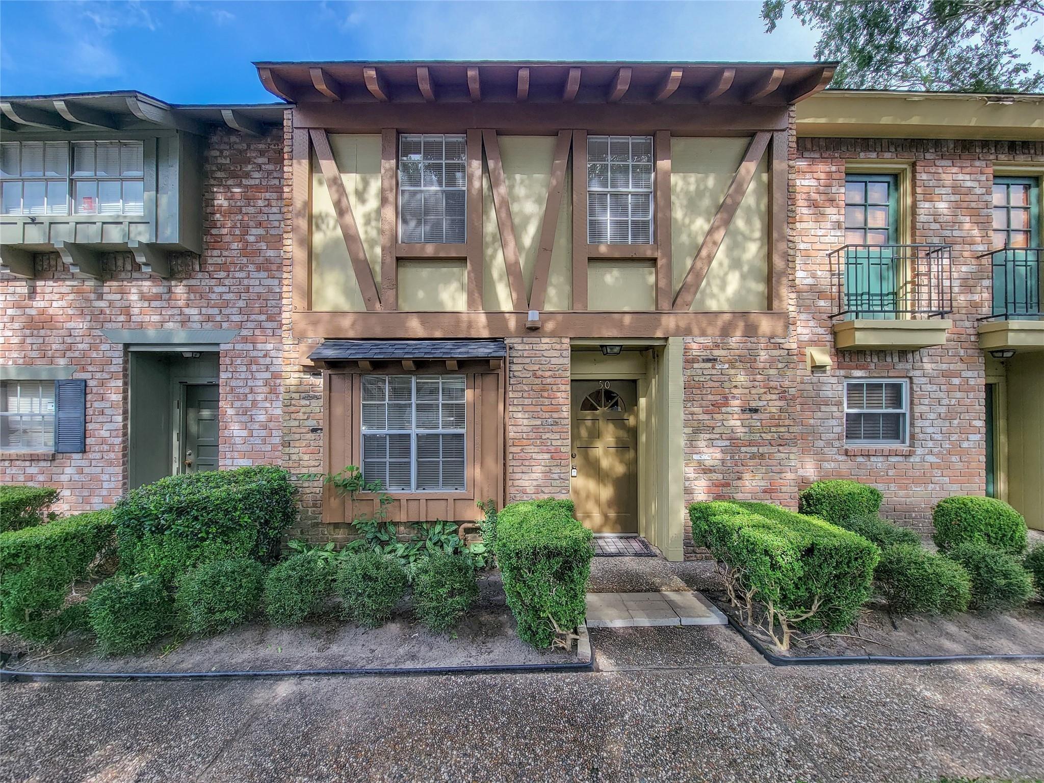 Memorial Dr, Houston, TX 77079
