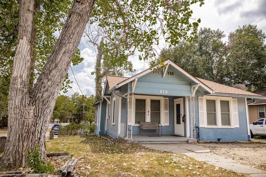E Academy St, Brenham, TX 77833
