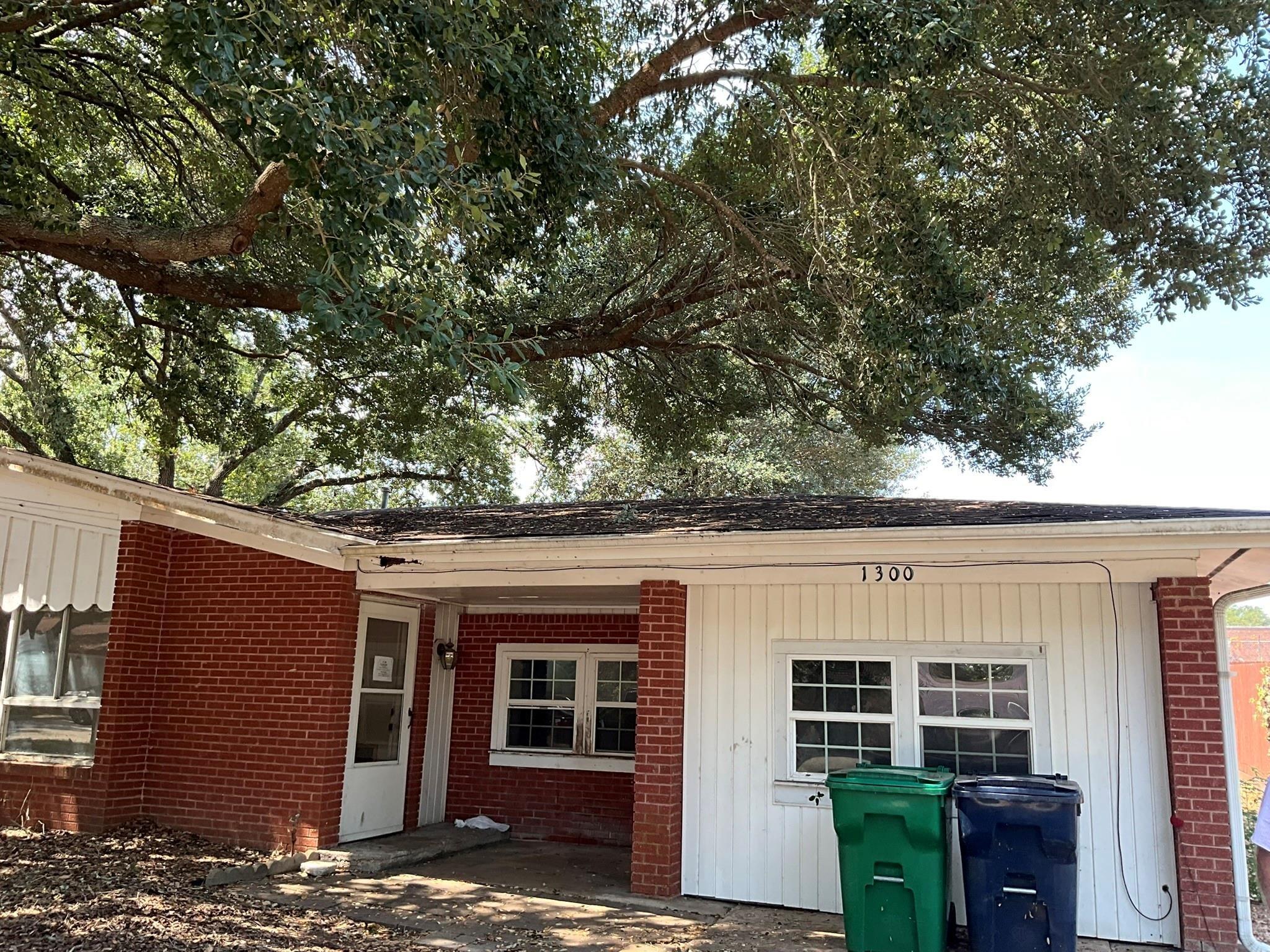 Tom Dee St, Brenham, TX 77833