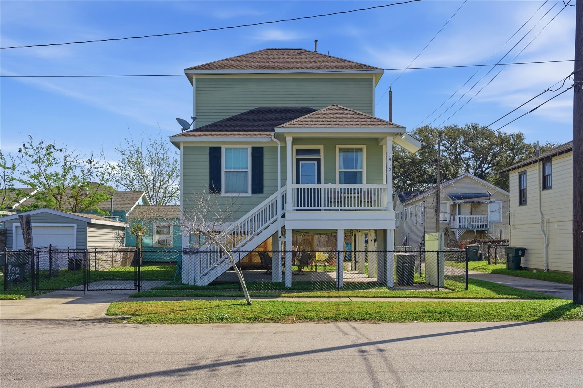 55th St, Galveston, TX 77551