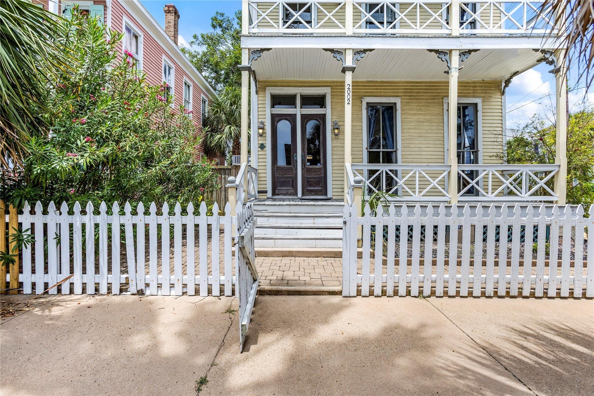 Avenue K, Galveston, TX 77550