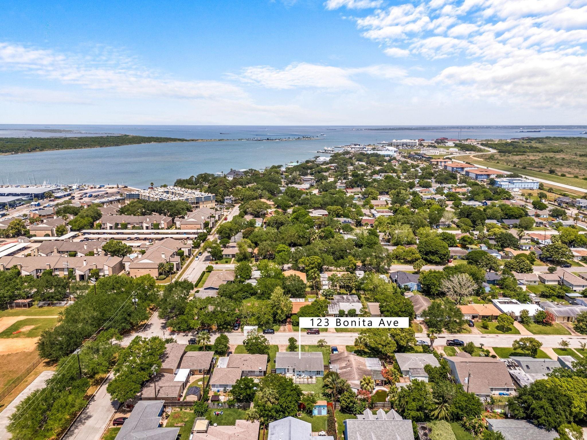 Bonita Ave, Galveston, TX 77550