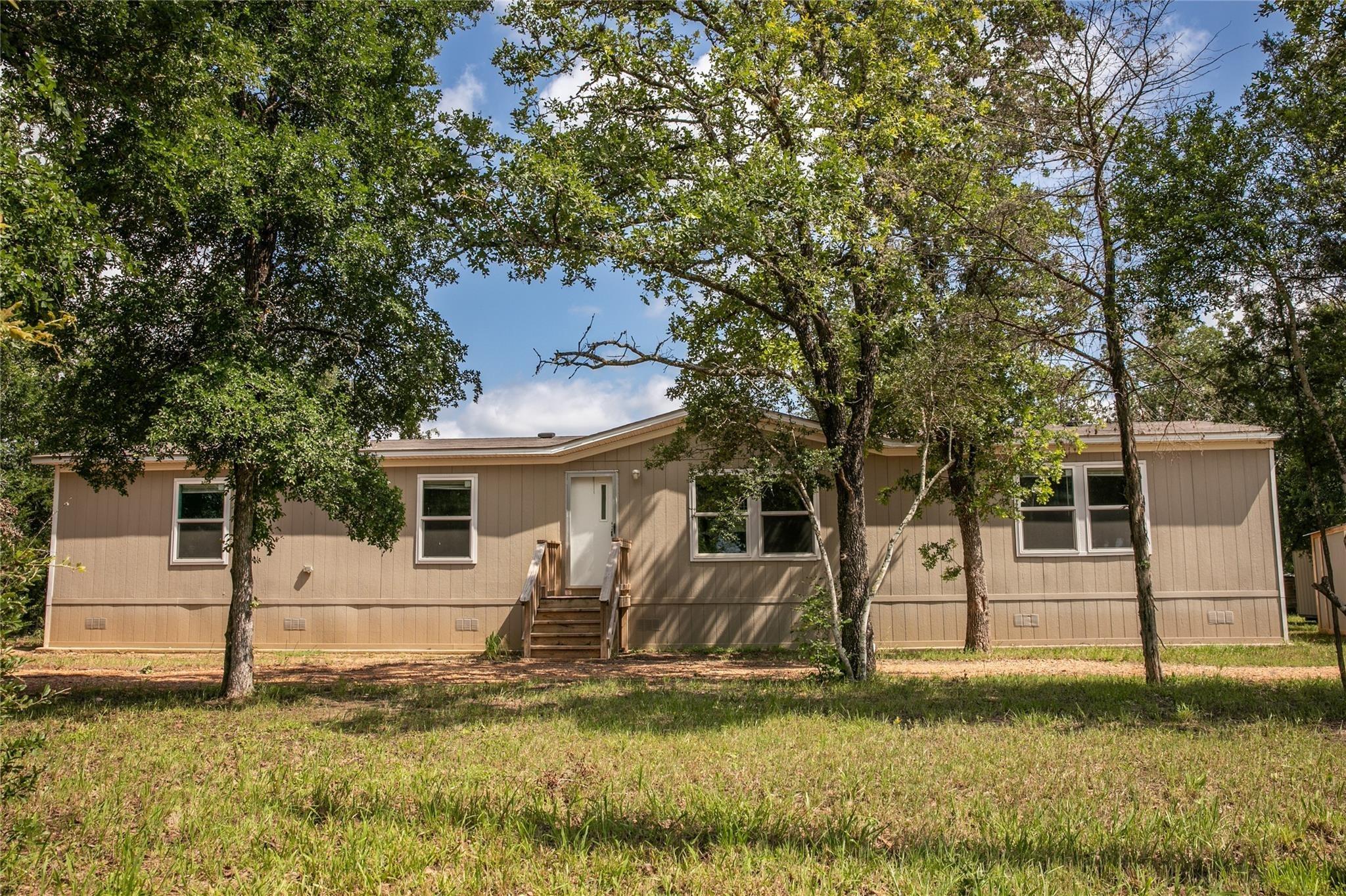 Young Ln, Carmine, TX 78932