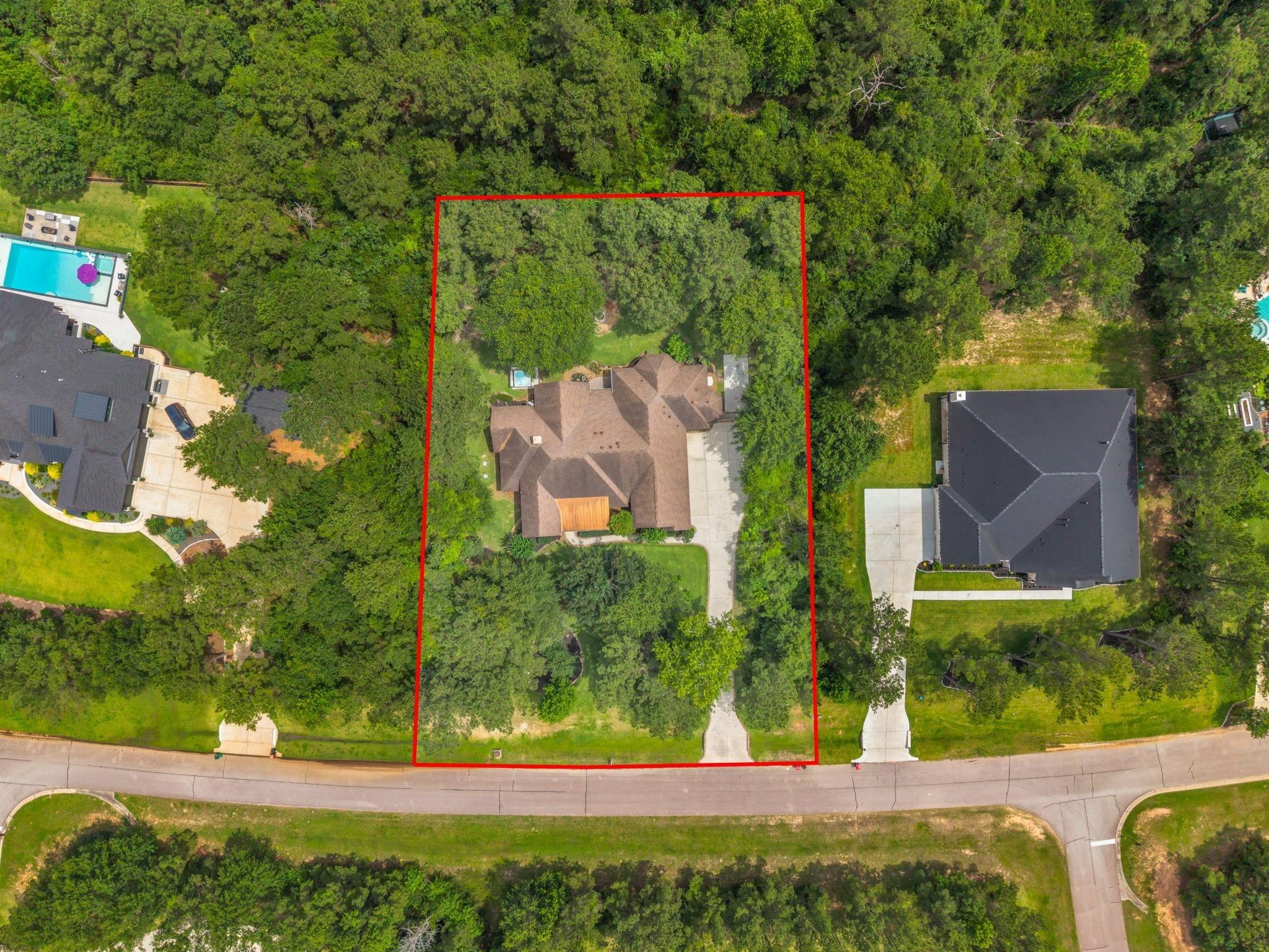 E Crown Crossing Dr, Montgomery, TX 77316