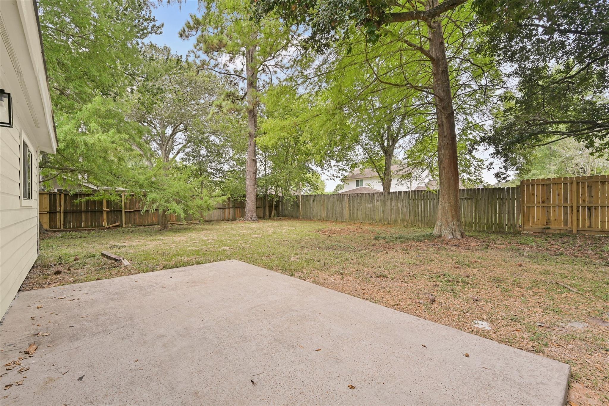 Essex Dr, Friendswood, TX 77546