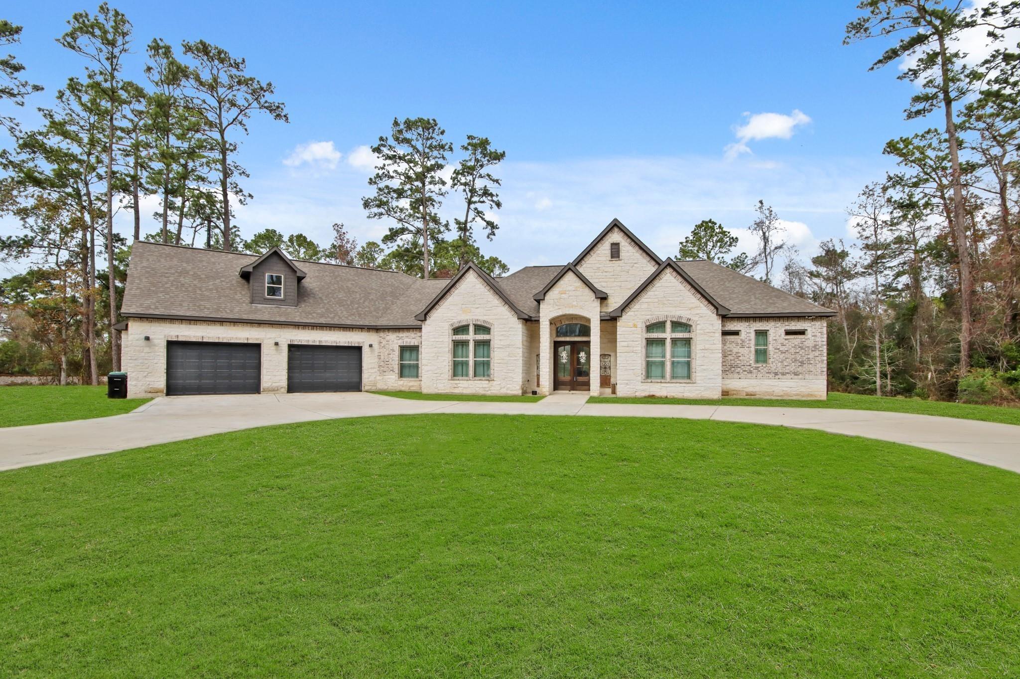 Spanish Cove Dr, Crosby, TX 77532