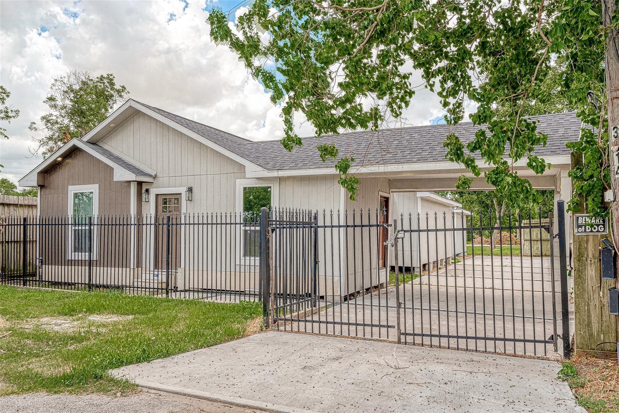 Delia St, Houston, TX 77026