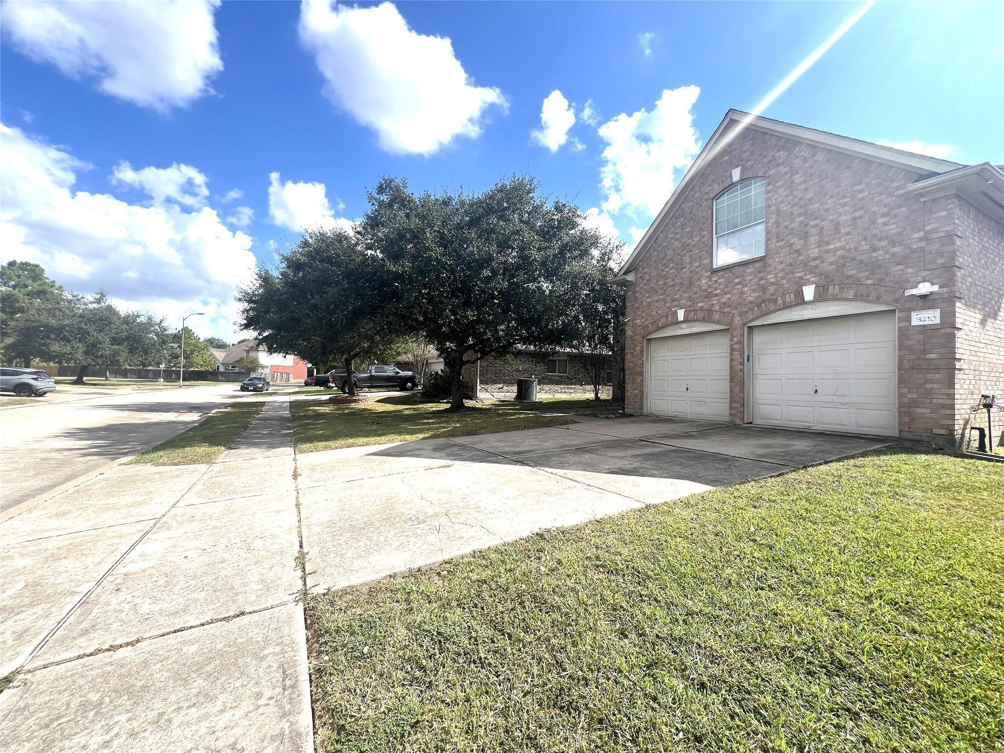 Solara Bnd, Houston, TX 77083