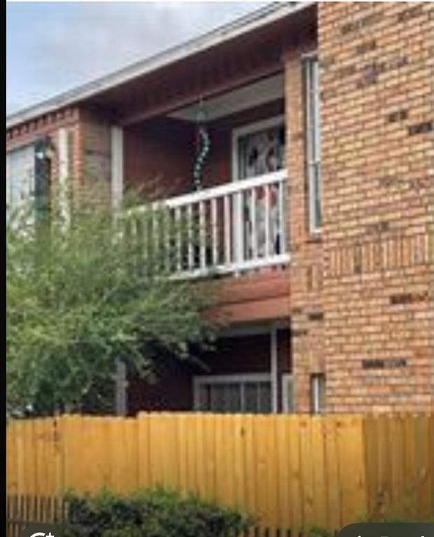 Sandpiper Dr, Houston, TX 77035