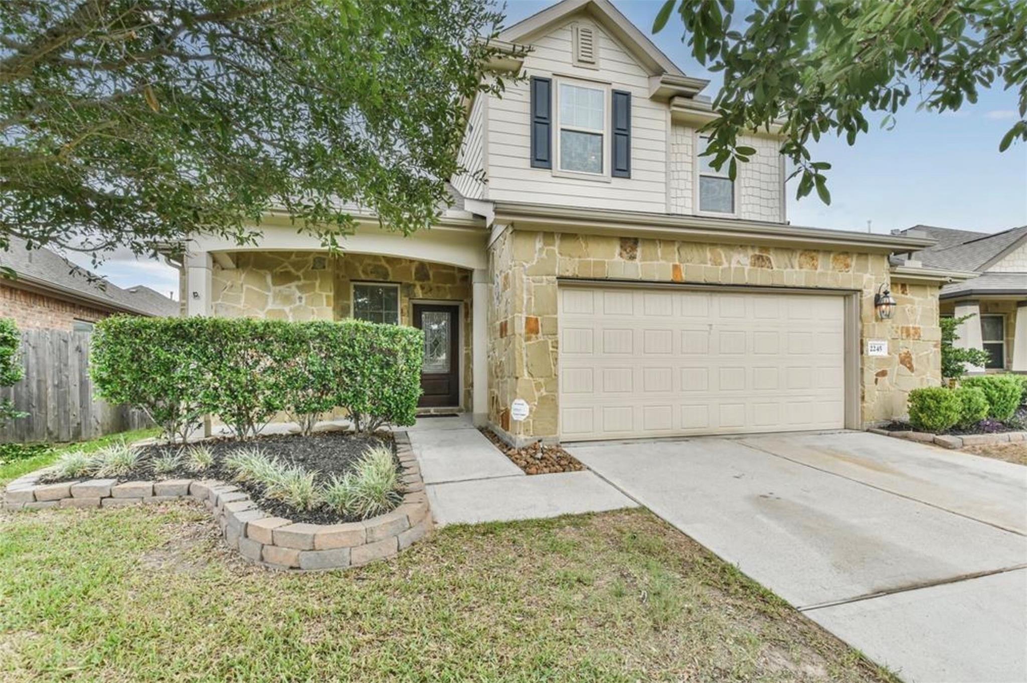 Maple Point Dr N, Conroe, TX 77301