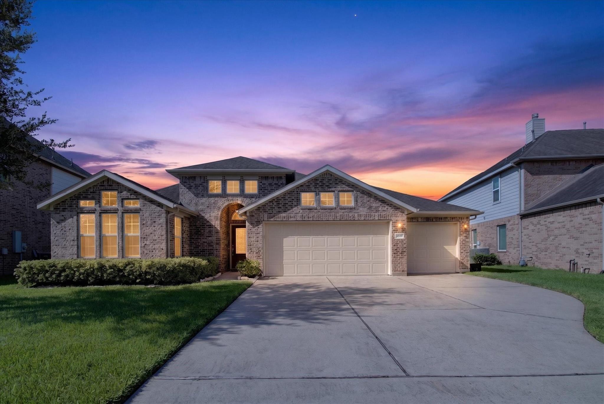 Clear Diamond Dr, Rosharon, TX 77583