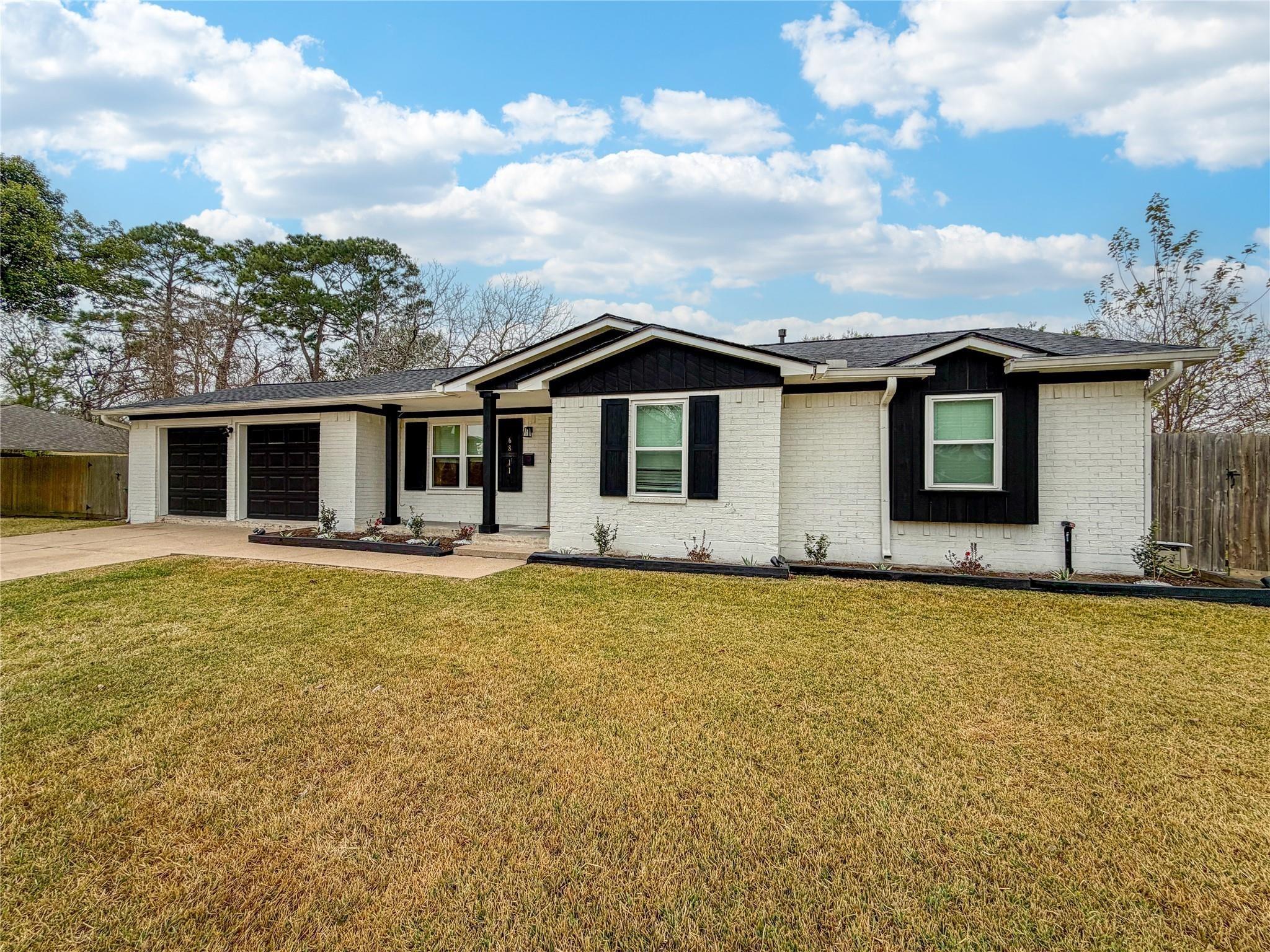 Heron Dr, Houston, TX 77087