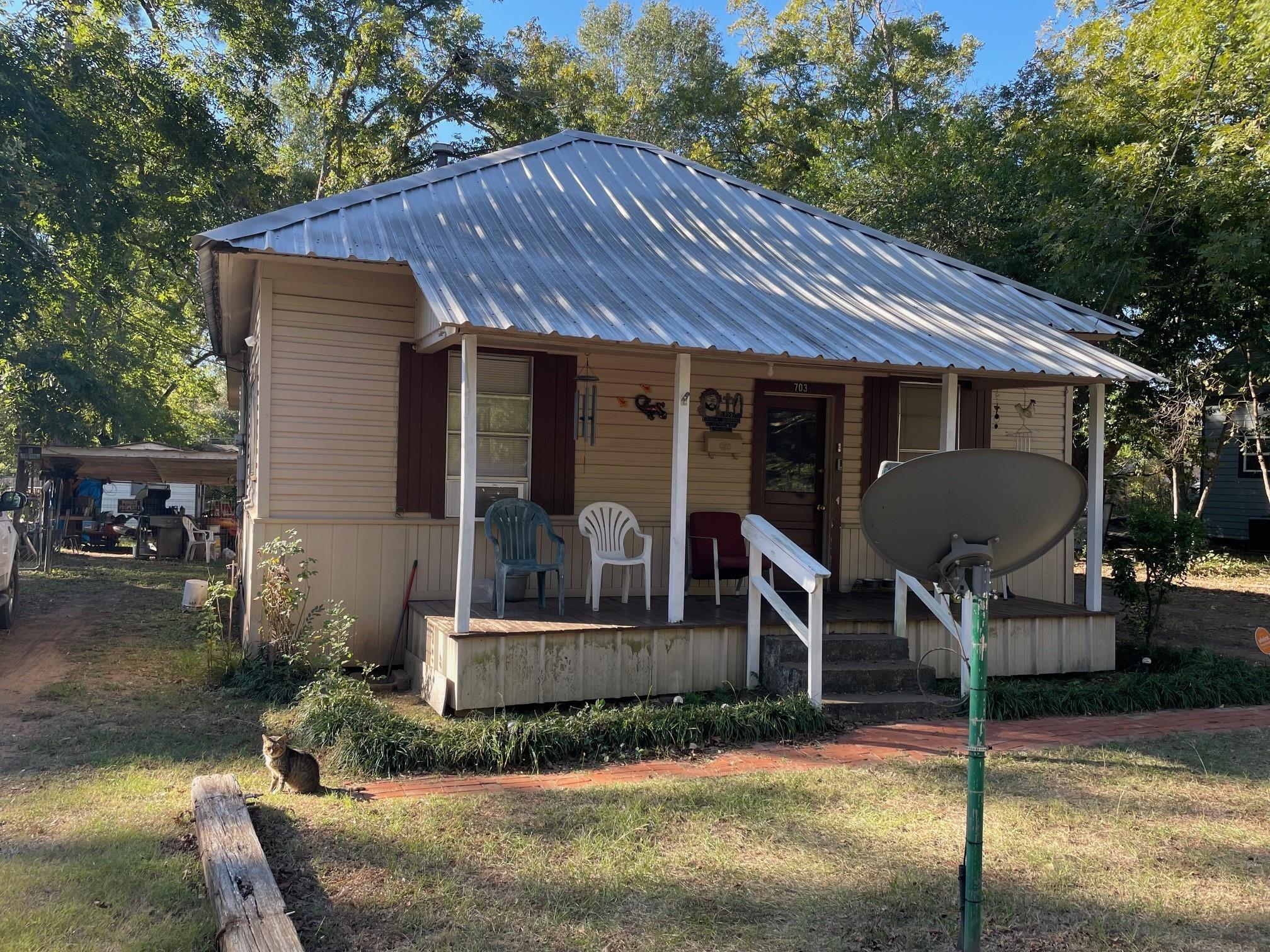 E Terrell Ave, Crockett, TX 75835