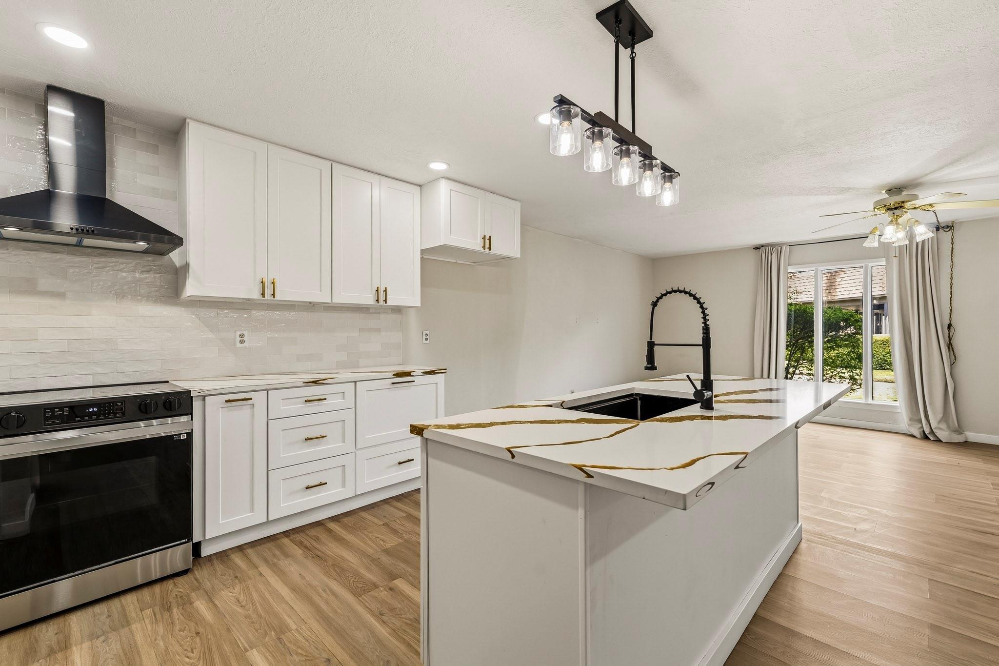 Town Cir, Baytown, TX 77520