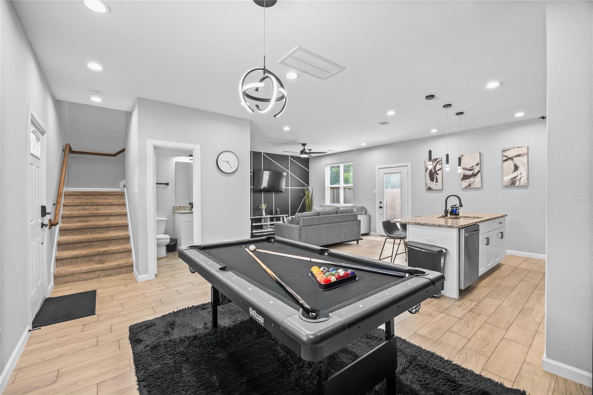 Mount St, Houston, TX 77088