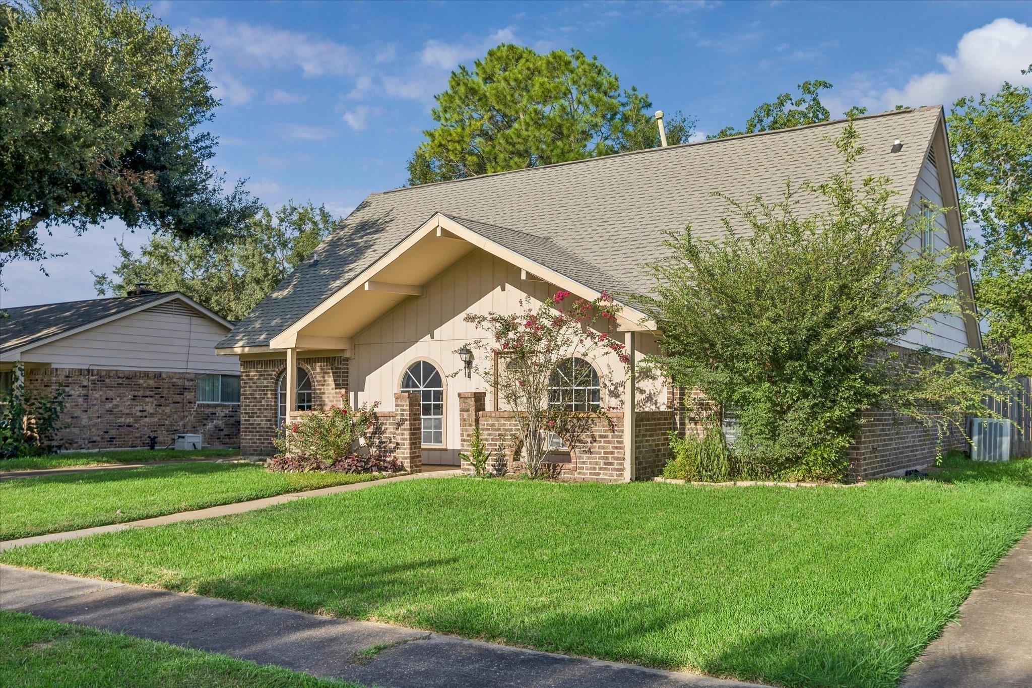 Apple Dr, Missouri City, TX 77459