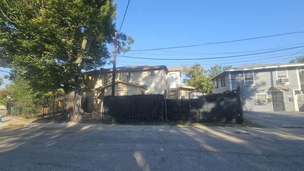 W Montgomery Rd, Houston, TX 77091
