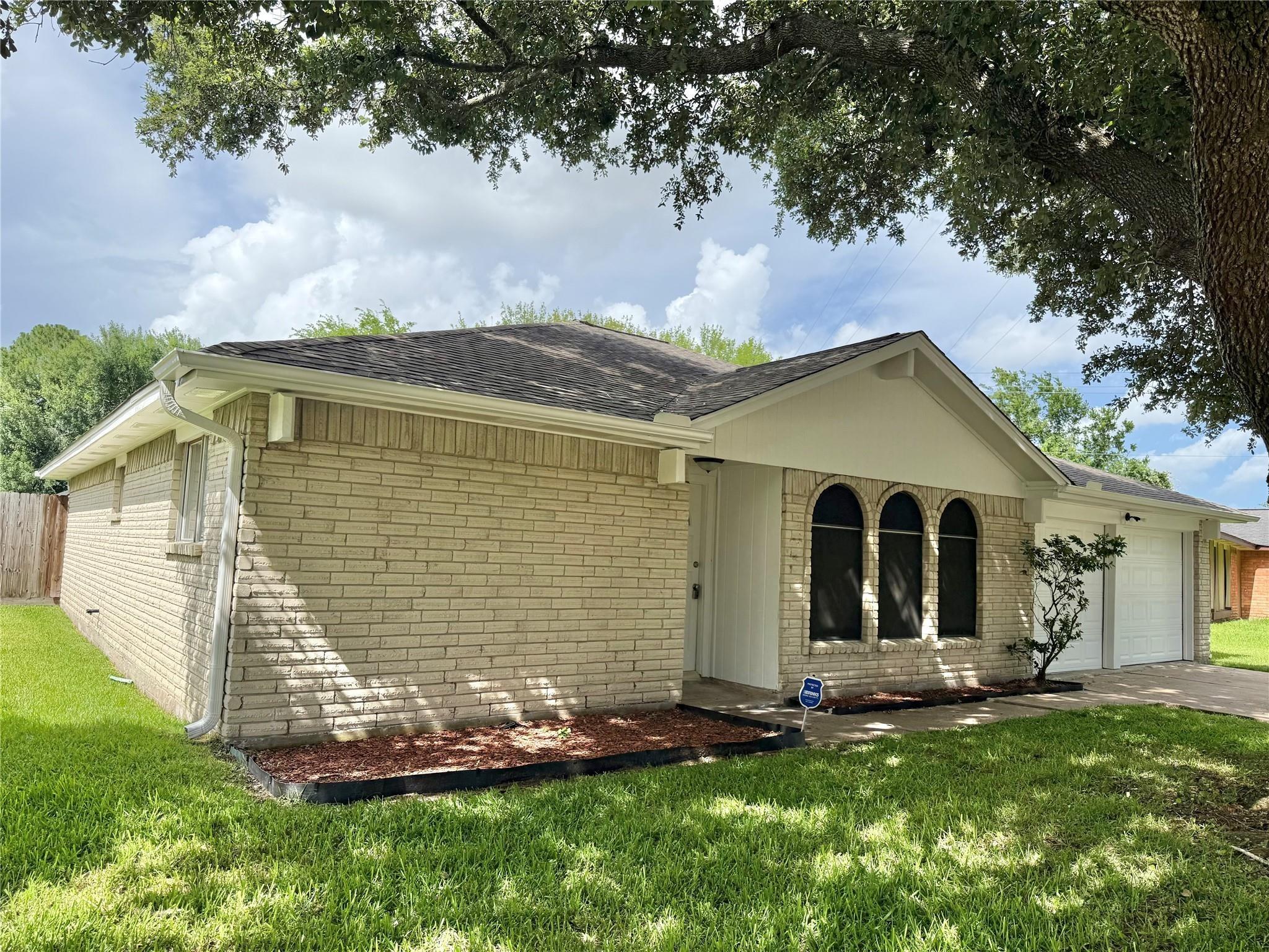 Bee Meadow Ln, Missouri City, TX 77489
