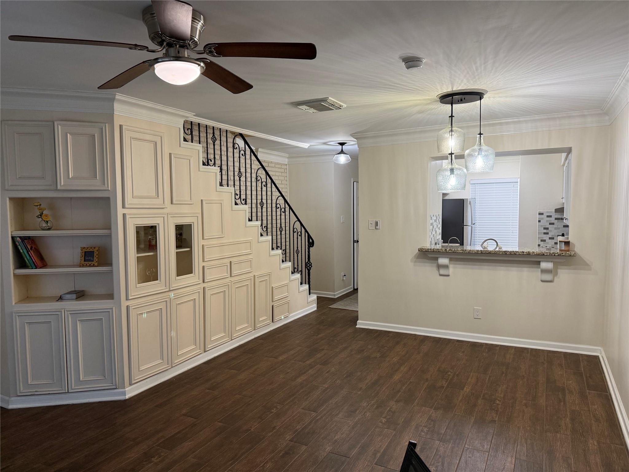 Braeburn Valley Dr, Houston, TX 77074